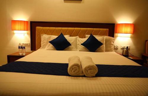 Kalapet Hotel | A K Residency