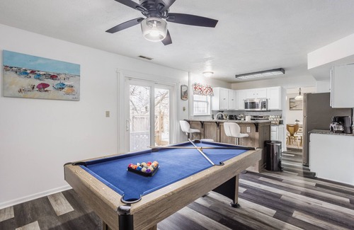 Indianapolis House | A king Size Bed Fun House