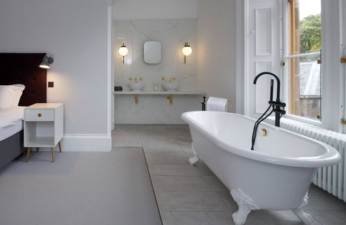 Isle of Lewis Cottage | A lews castle that sleeps 2 guests in 1 bedroom