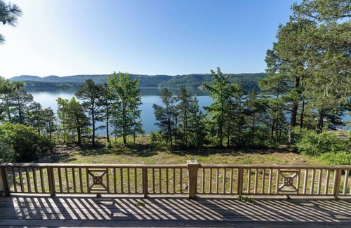 Clinton House | A Little Piece of Heaven on Greers Ferry Lake, 8 bedroom lakefront home