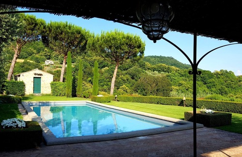 Bolsena House | A lovely place overlooking Lake Bolsena with a private swimming pool !