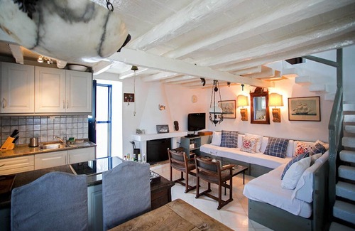 Spetses Villa | A lovingly maintained four bedroom waterfront house with a unique veranda