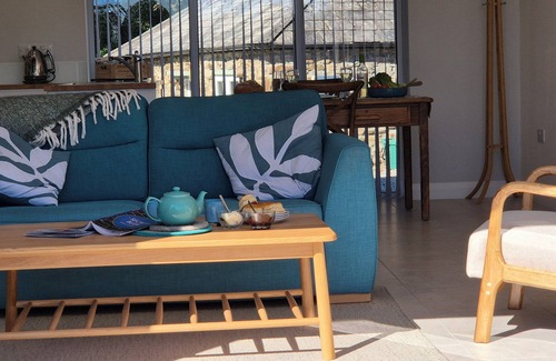 Poughill House | A luxurious, bright spacious home in a village location, 5 mins to the beach.