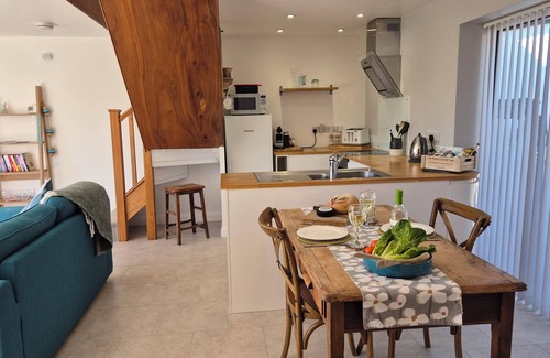 Poughill House | A luxurious, bright spacious home in a village location, 5 mins to the beach.