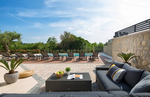Presika Villa | A luxurious gem near the sea, private and peaceful