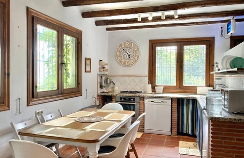 Orgiva Cottage | A luxurious mountain retreat with private terrace, bbq & pool