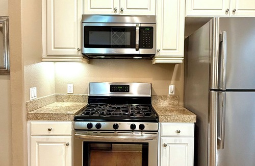 Airport Area Condo | A Luxurious Resort Style Condo in the Heart of Irvine