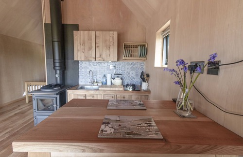Golspie Cabin | A luxurious unique and cosy off grid beach line fully kitted cabin