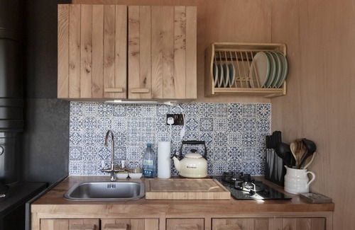 Golspie Cabin | A luxurious unique and cosy off grid beach line fully kitted cabin