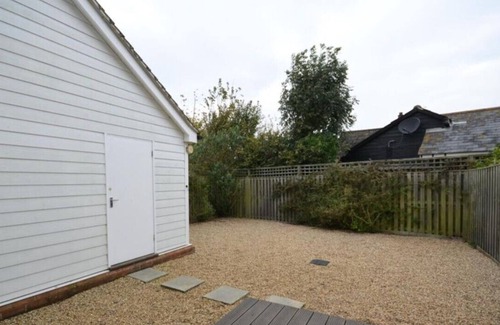 Camber House | A modern 3 double bedroom house in Camber, Rye near the sand dunes & beach.