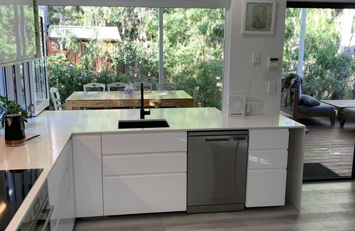 Dunsborough House | A nature haven within walking distance to beach/town with pool - swim spa- deck.