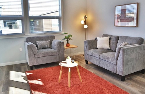 Boise Villa | A park-like setting between the BRAND NEW homes provides a way to relax and meet the neighbors.