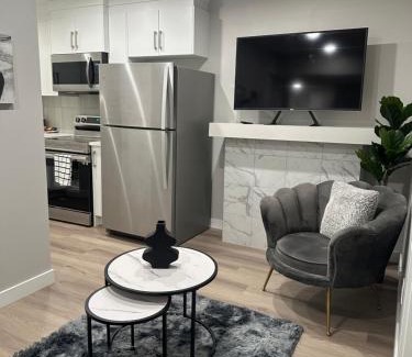 Calgary Apartment | A Peaceful Cozy and Sparkling Suite in a very Serene Atmosphere