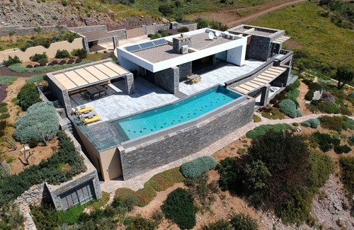 Vizari Villa | A pearl in South Crete! Brand new sea-front villa with views in the open sea!