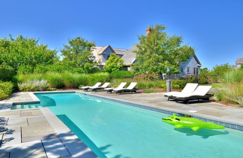 Cliff House | A perfect summer retreat