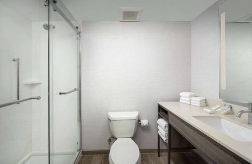 Brickell Hotel | A Place to Unwind, Unplug, and Recharge! Swimming Pool, Pets Allowed!