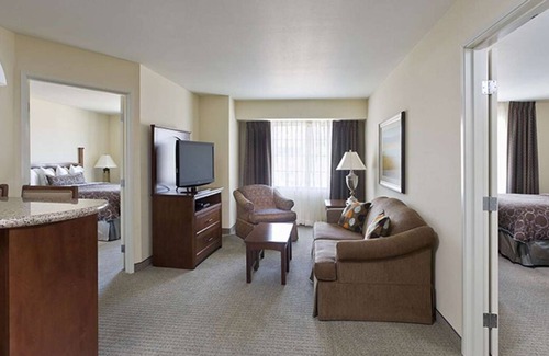 Acres Green House | A Place You'll Surely Enjoy! 2 Relaxing Units, w/ Swimming Pool, Pet-Friendly!