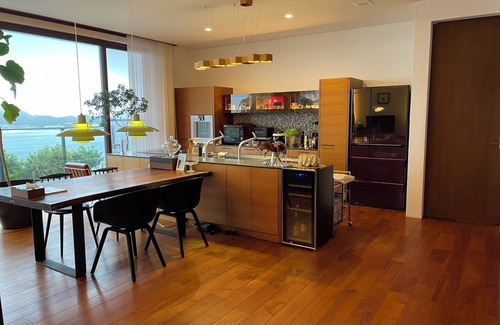 Nachikatsuura House | A private house with the best sea view in Nachikatsuura Town.
