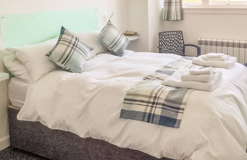 Oban Cottage | A real hidden gem, positioned on the shore of Dunstaffnage Bay, with awe inspiring views of the sea,