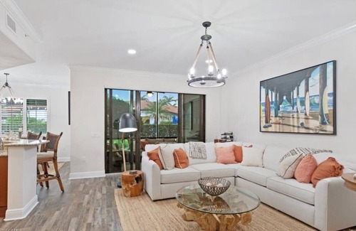 Royal Harbor Condo | A resort property with plenty of amenities and close to downtown Naples