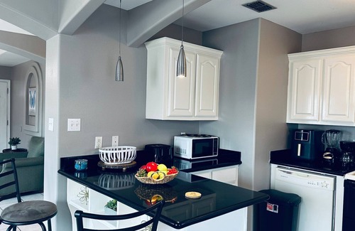 Pharr Apartment | A Restful Hideout - Pharr, Harlingen and McAllen with WiFi, AC