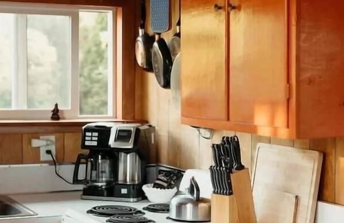 Florence Cabin | A Retro A-Frame within walking distance of Heceta Beach -.Anchor's A-Way:
