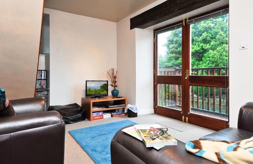Staveley House | A River Runs By