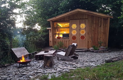 Morwellham Cabin | A romantic riverside cabin for an intimate and peaceful getaway.