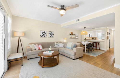 Bahama Village House | A SALTWATER REMEDY ~ 2 BR/2.5 Ba Townhome Truman Annex w/Shared Pool!