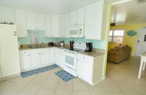 Roberta Heights House | A Slice of Paradise - unlimited well mannered pets