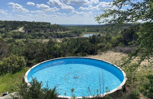 Wimberley House | "A slice of paradise" Wonderful cabin w/amazing views, private pool and hot tub