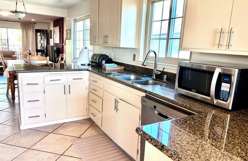 El Cerrito House | A Spacious Home with a Great View of San Francisco Bay and Mt Tamalpais