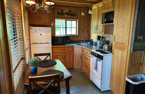 Harrison Cabin | A Still Point Cabin and HOT TUB!