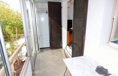 Les Sablettes Apartment | A stone's throw from the beach of Les Sablettes, all on foot, private parking.