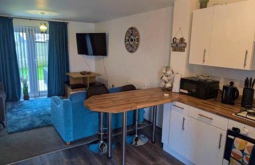 Margam House | A Swansea Getaway - 3 Bedroom Home with Hot Tub