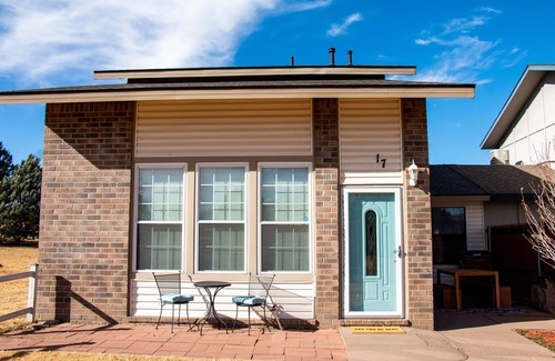 Canyon House | A sweet stay on Cherrywood Square