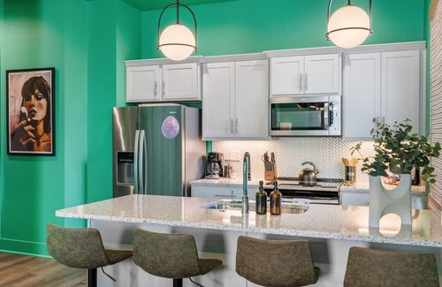 Downtown Nashville House | A "Swiftie" Sanctuary - Walk to Broadway + Rooftop