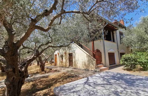 Alexandroupoli Villa | A tastefully decorated rustic country housenPet friendly - ideal for families