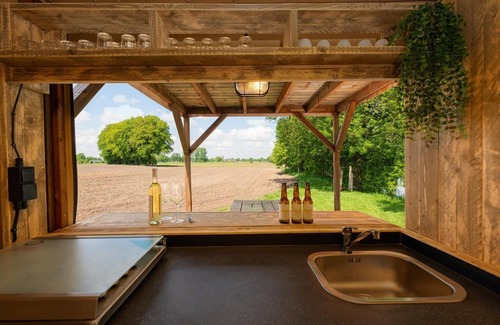 Zuna Cabin | A treehouse tent with an 'unbelievably' beautiful view over the Regge River in Twente
