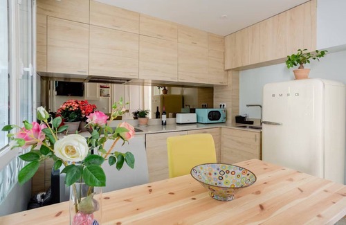 Montparnasse Apartment | A very functional and warm apartment in St Germain