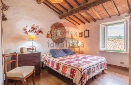 Montiano House | A village nest in Tuscany