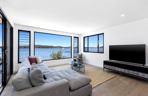 Point Clare House | A Waterfront at Point Clare