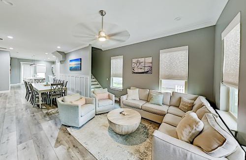 Laguna Beach Estates House | A Wave From It All
