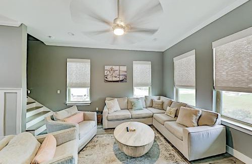 Laguna Beach Estates House | A Wave From It All