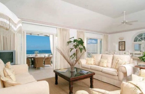 Folkestone Villa | A well appointed beachfront three bedroom villa