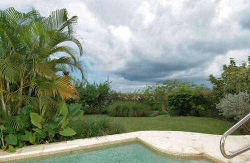 Folkestone Villa | A well appointed beachfront three bedroom villa
