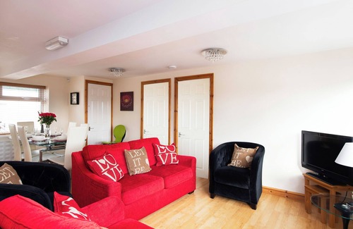 Saintbury Cabin | A wonderful Lodge with its own completely private heated indoor swimming pool.