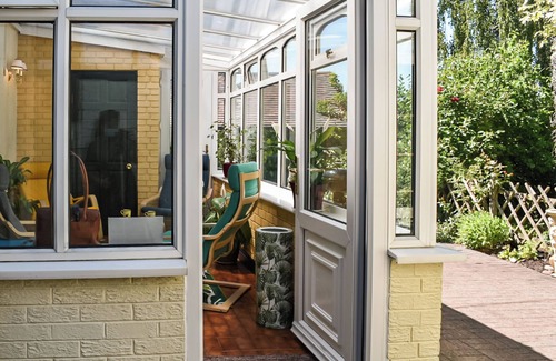 Waresley Cottage | A wonderful three bedroom cottage sleeping six.