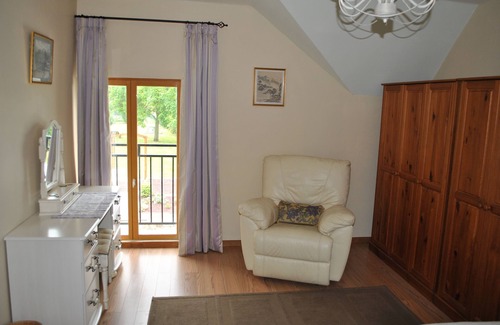 Sainteny Cottage | A wonderful vacation home from home - and a great garden for all the family