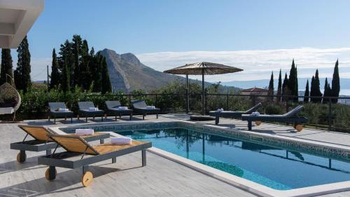 Mravince Villa | A wonderfull poolside villa in Solin